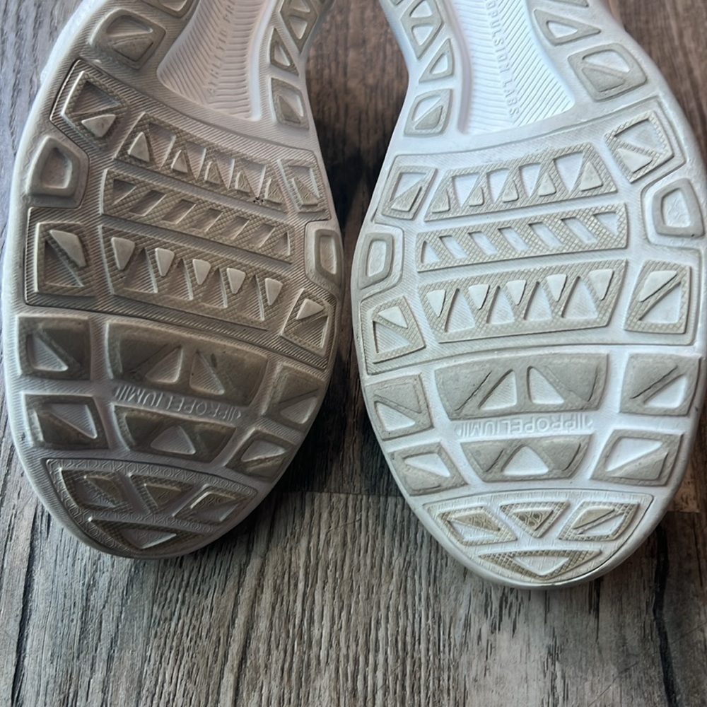 Apl Shoes White TechLoom Breeze Running Shoes Sneakers Size 7.5 Lightweight - Picture 11 of 11